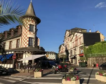 Apartament Avec Superbe Vue 5min A Pied Des Thermes Bagnoles de l'Orne Normandie